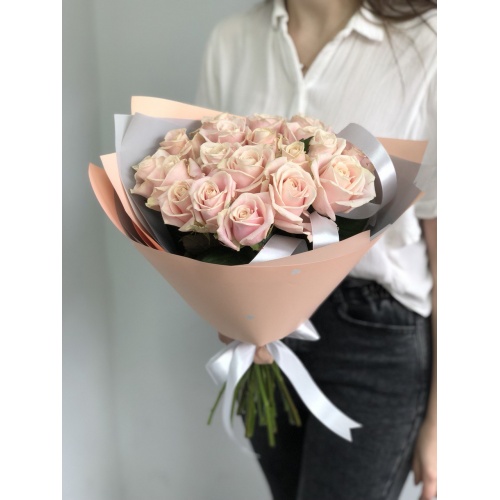 Букет "Апрель" из 19 роз