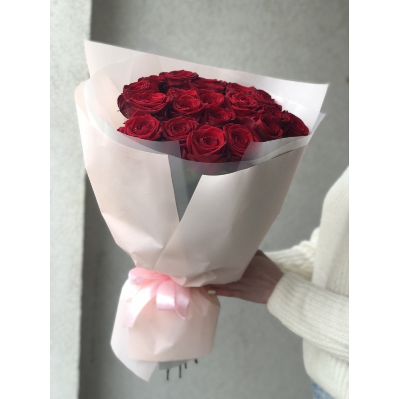 Букет из 25 красных роз "Мисс"