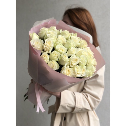 Букет из 31 белой розы "Льдинка"