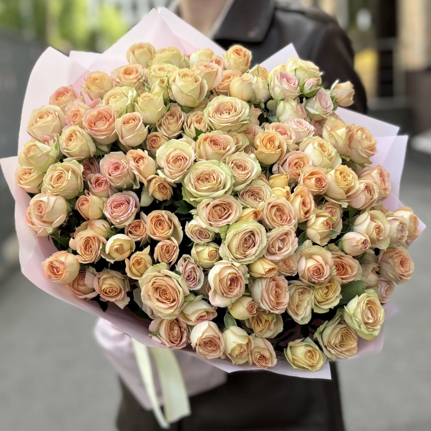 Картинка Роза кустовая Азор Кения