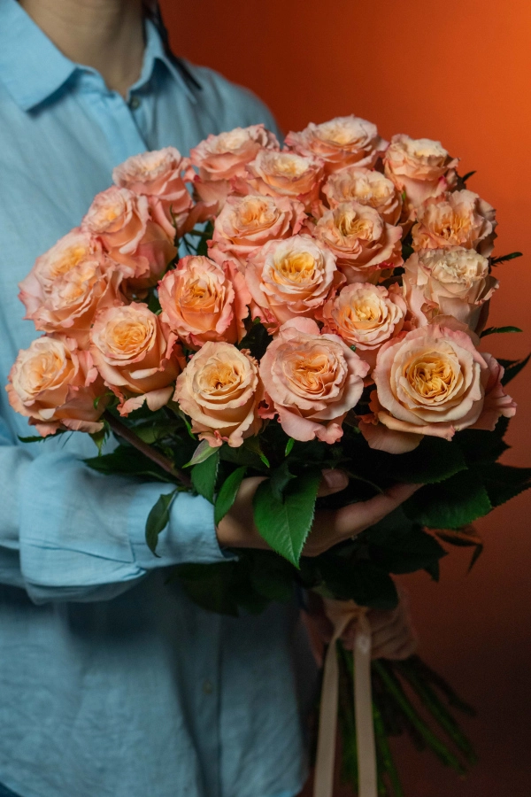 Картинка Букет из 21 розы сорта Шиммер 60 см