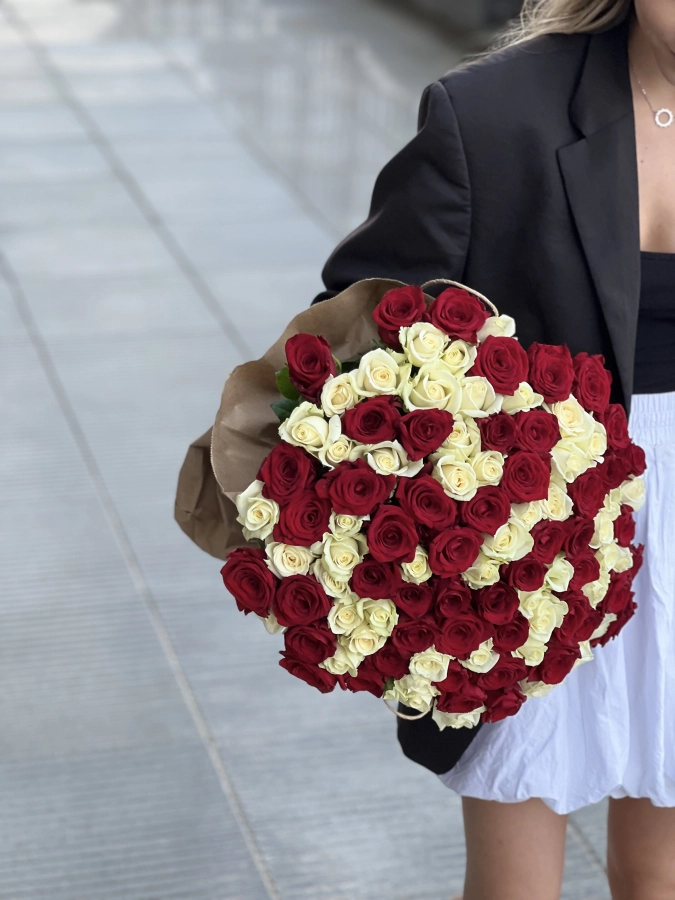 Картинка Букет из 75 роз "Монро" 50 см