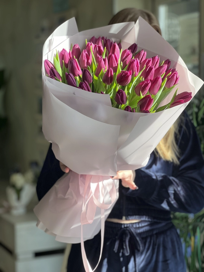 Картинка Букет из 41 фиолетового тюльпана "Лаванда"