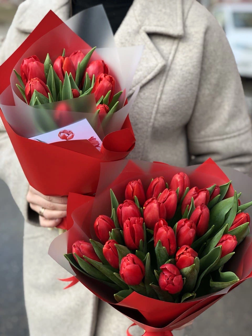 Картинка Букет из 21 красного тюльпана