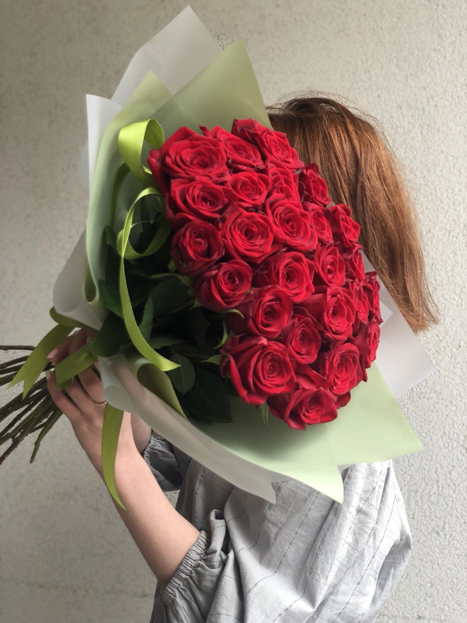 Картинка Букет из 25 роз "Престиж" 40 см