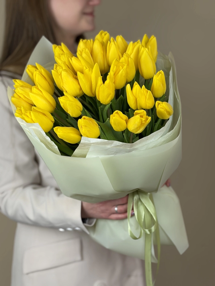 Букет из 35 тюльпанов "Солнечный Эликсир"