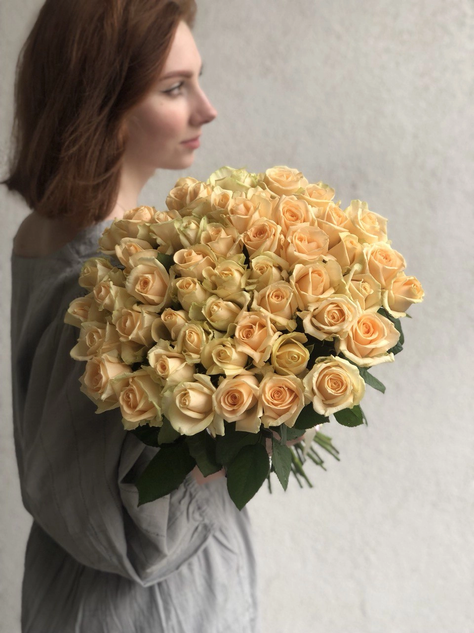 Картинка Букет из 51 розы сорта Пич Аваланш 50 см