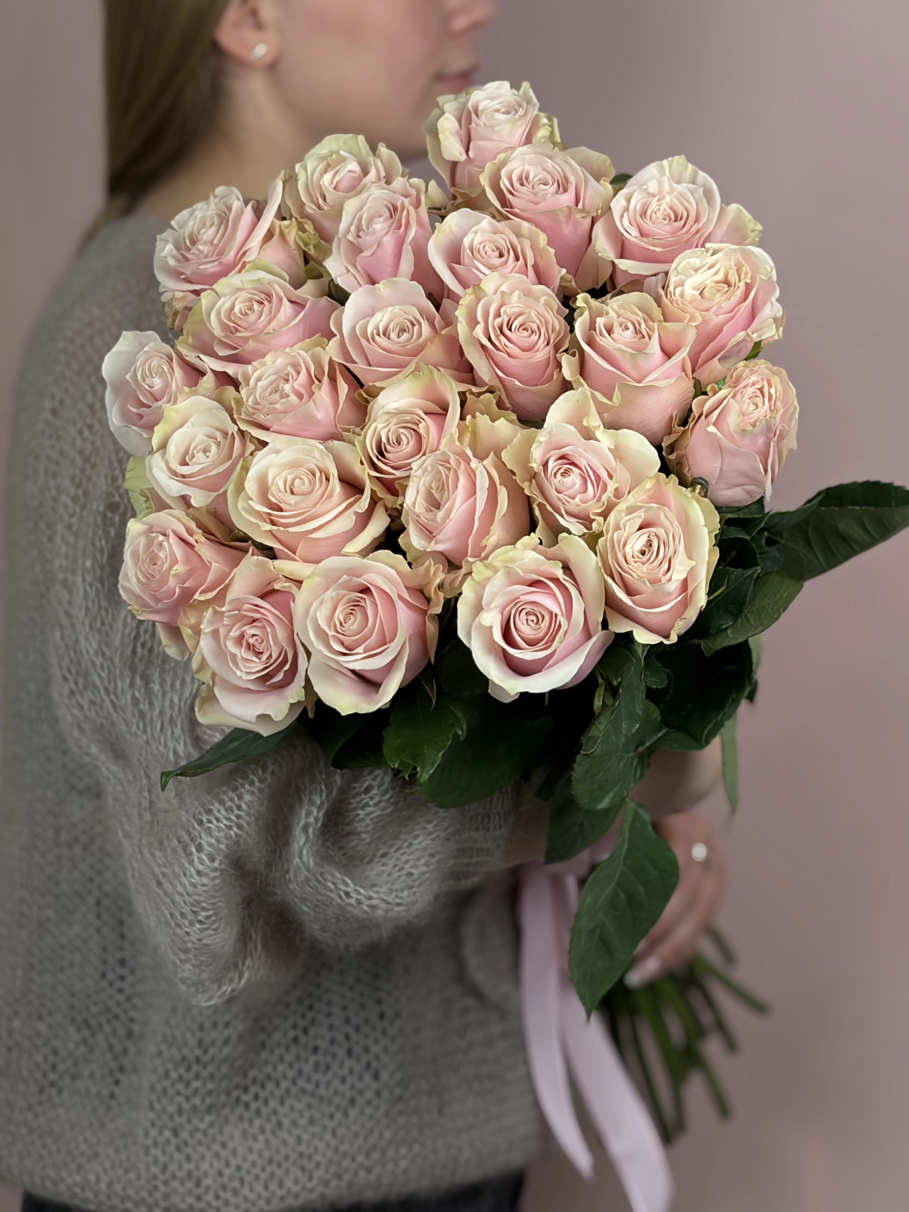 Картинка Букет из 25 роз Пинк Мондиаль 50см