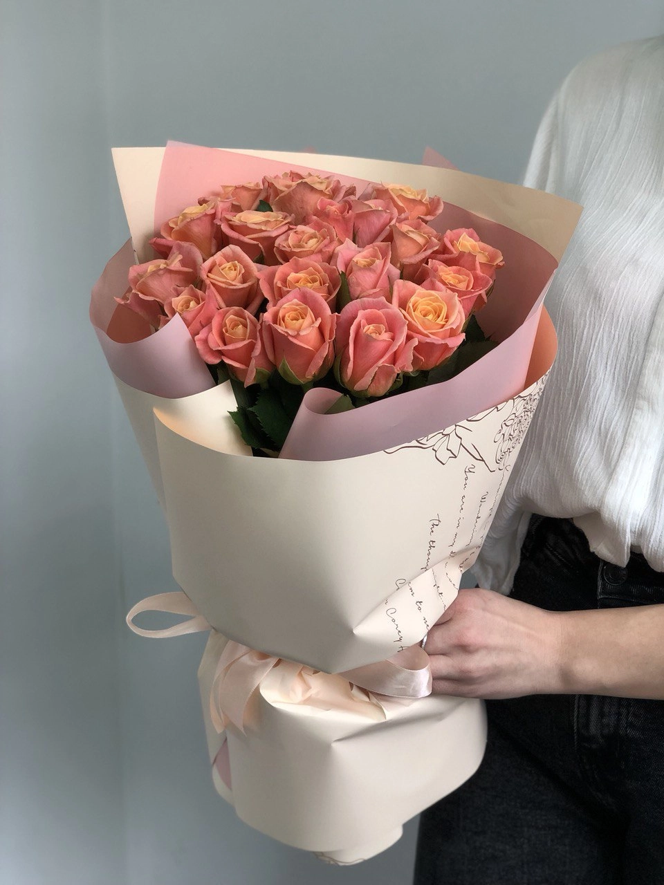 Картинка Букет из 19 роз "Париж" 50 см