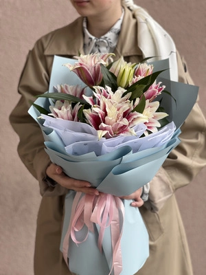 Картинка Букет из лилий "Розовое облако"