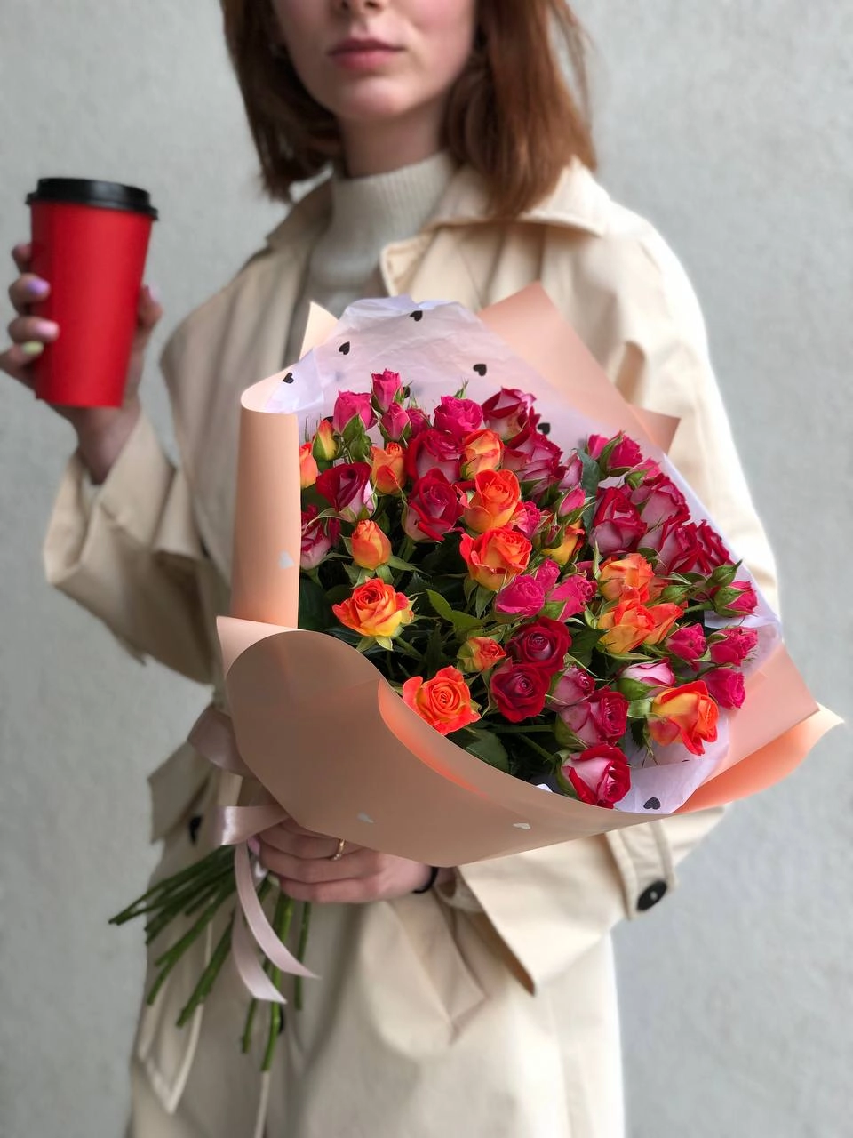 Картинка Букет из 15 кустовых роз "Луна" 40 см Картинка Букет из 15 кустовых роз "Луна" 40 см