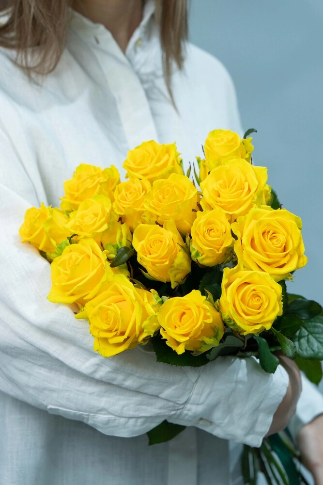 Картинка Букет из 15 роз "Роял" 50 см