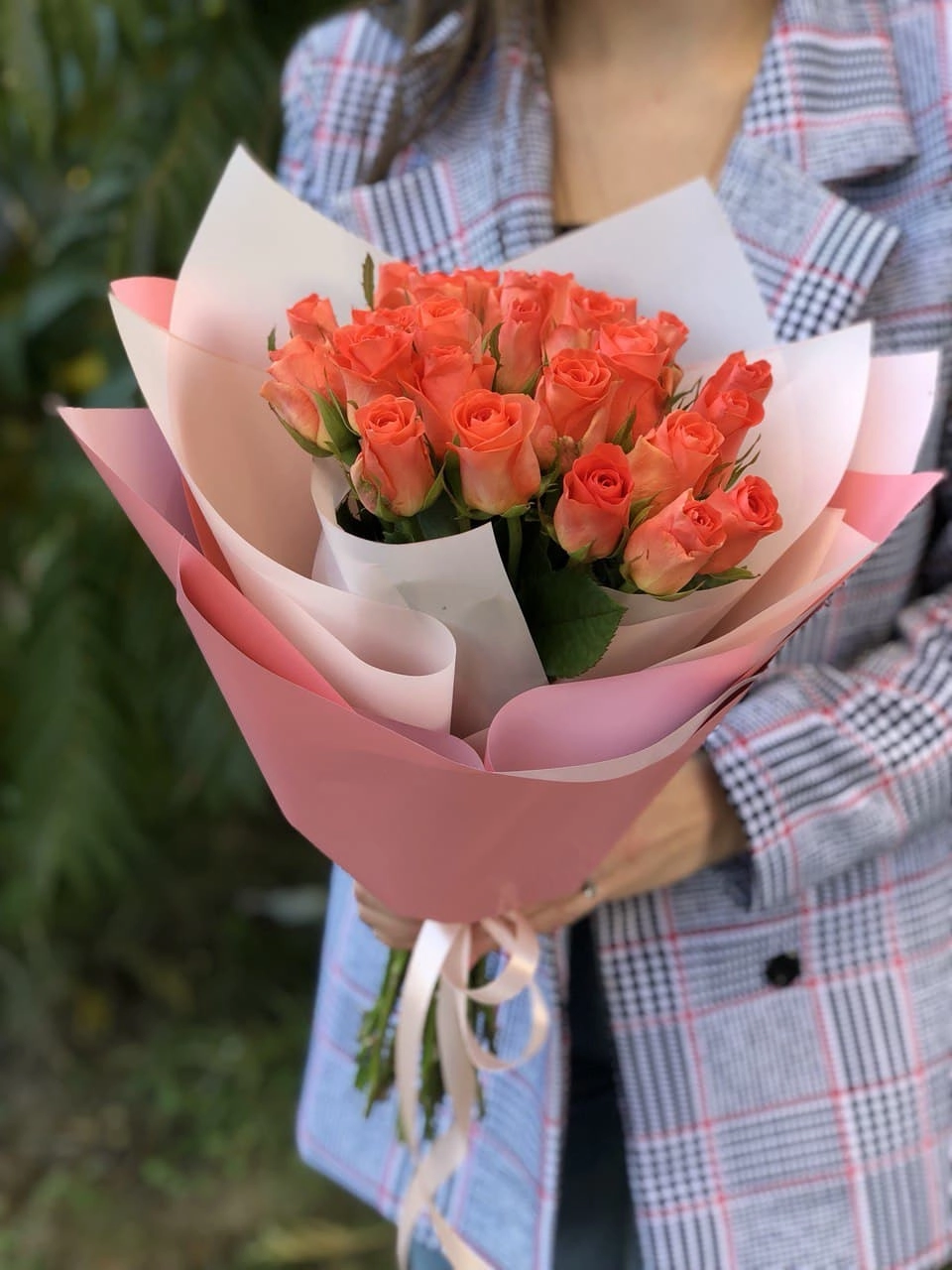 Картинка Букет из 25 роз "Коралл" 40 см Картинка Букет из 25 роз "Коралл" 40 см
