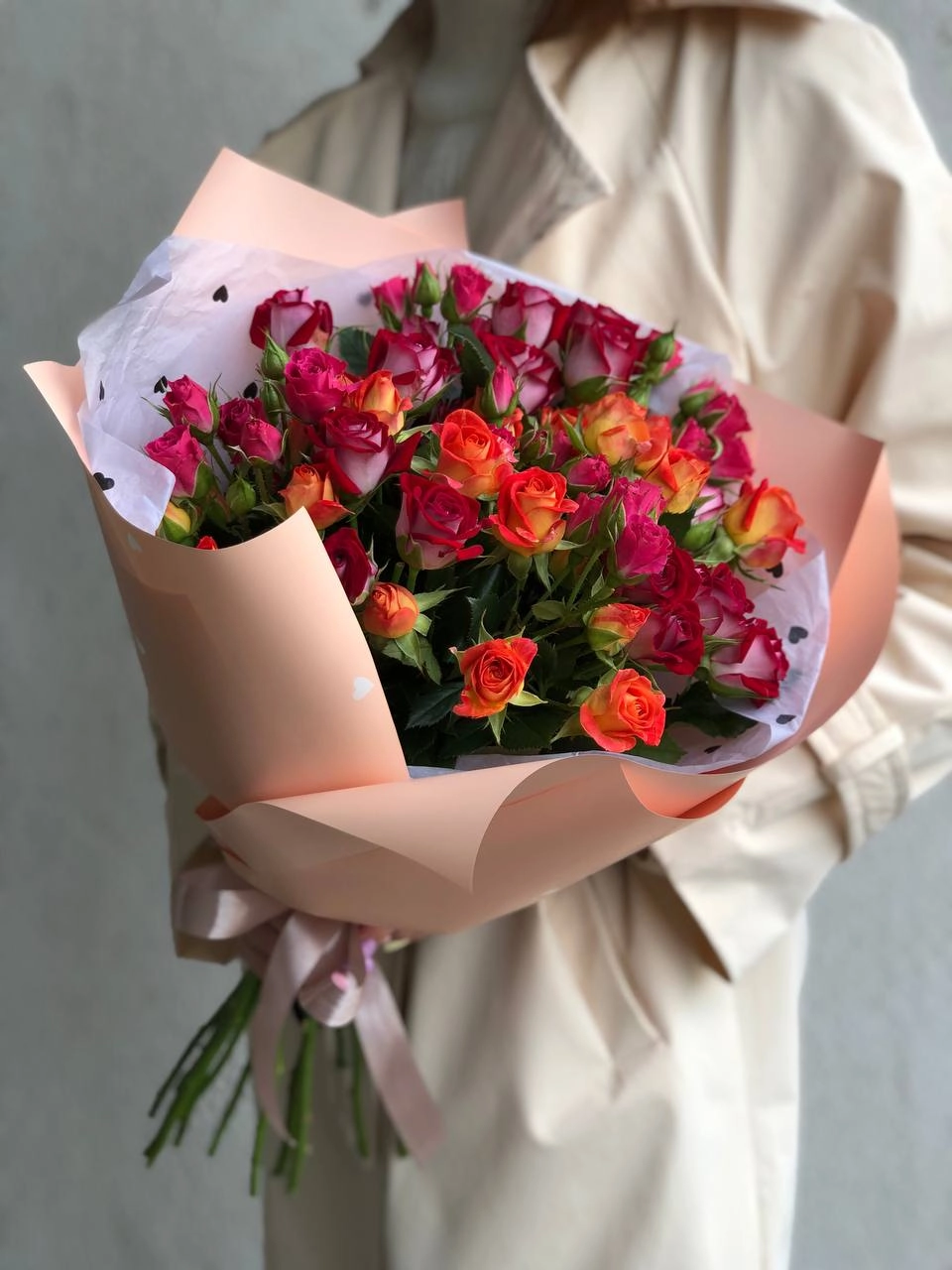 Картинка Букет из 15 кустовых роз "Луна" 40 см Картинка Букет из 15 кустовых роз "Луна" 40 см