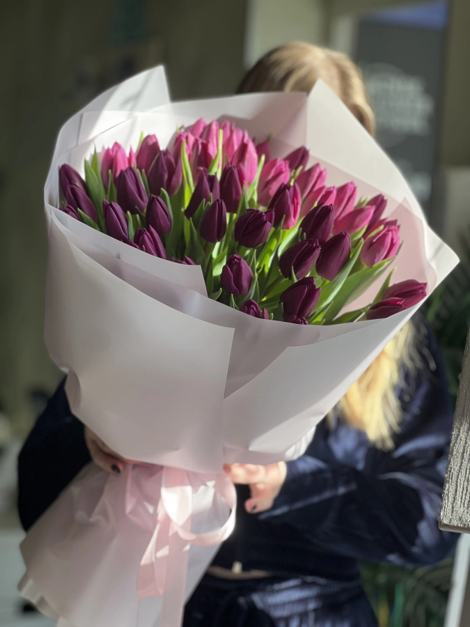 Картинка Букет из 41 фиолетового тюльпана "Лаванда"