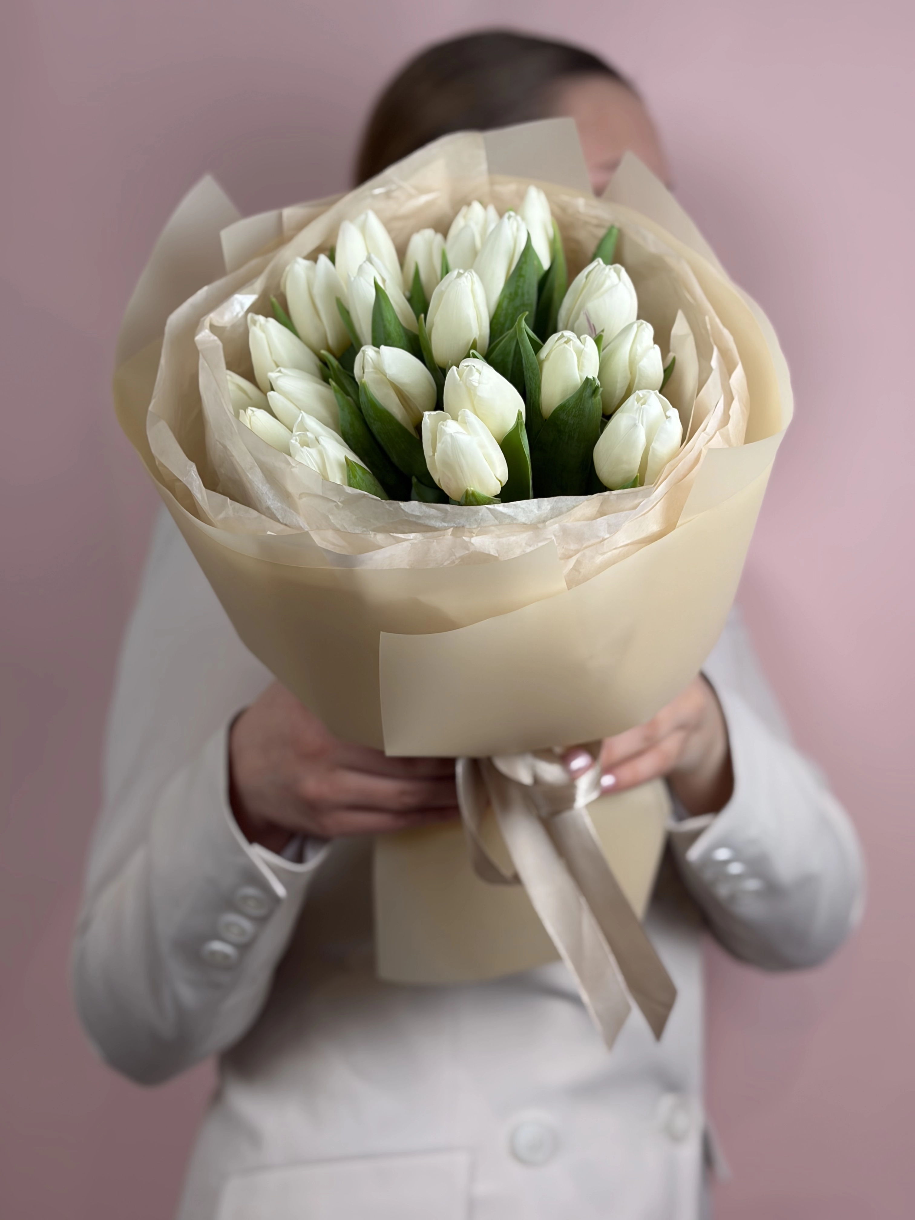 Картинка Букет из 21 тюльпана "Лунный свет"