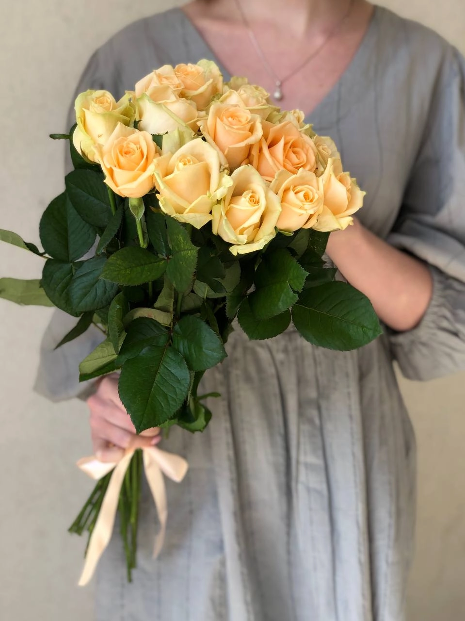 Картинка Букет "Марсель" из 15 роз сорта Аваланж Пич 40 см Картинка Букет "Марсель" из 15 роз сорта Аваланж Пич 40 см