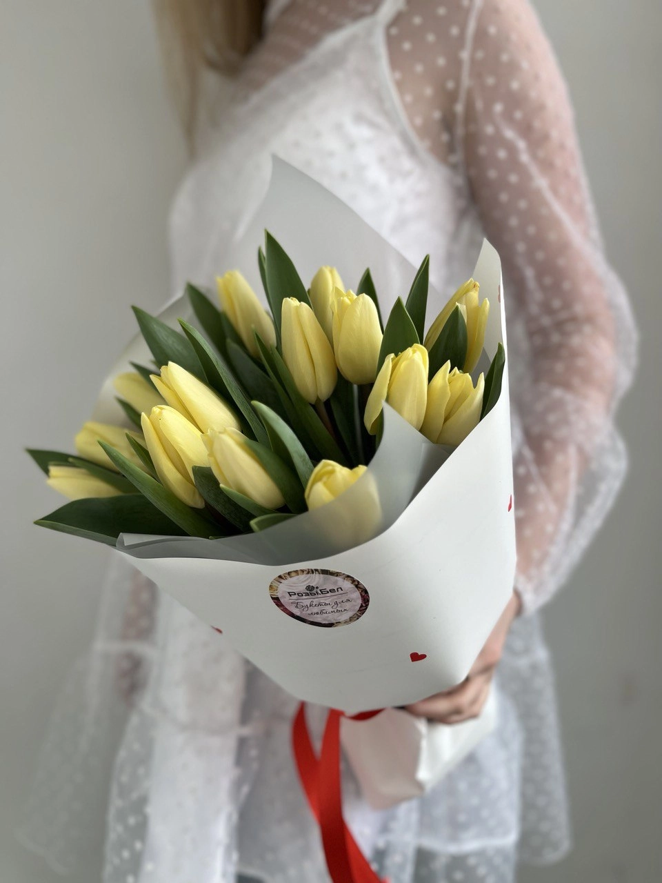 Картинка Букет из 15 сливочных тюльпанов "Барселона"