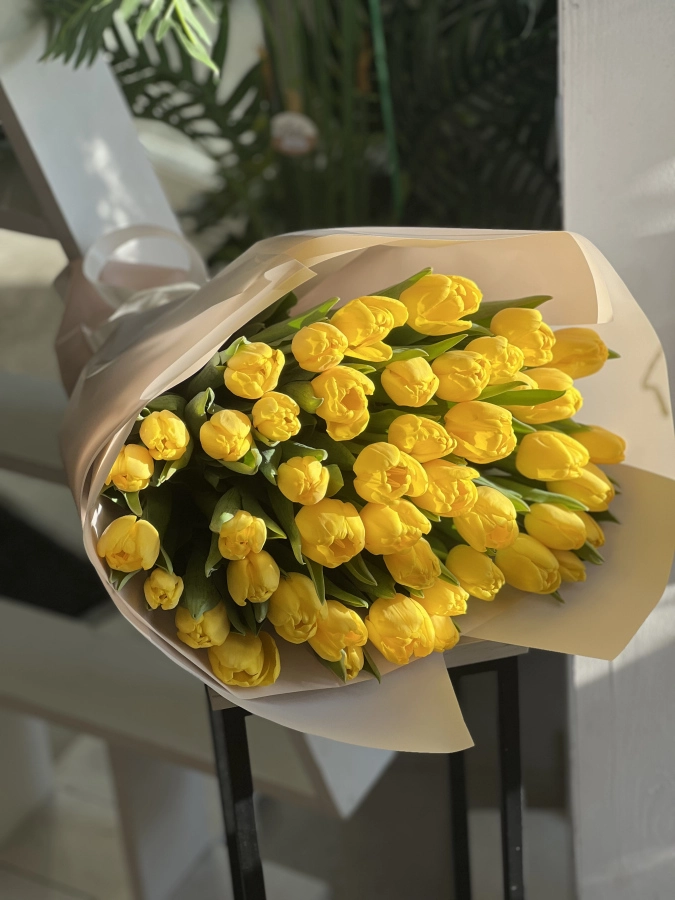Картинка Букет из 45 желтых тюльпанов "Мадрид"