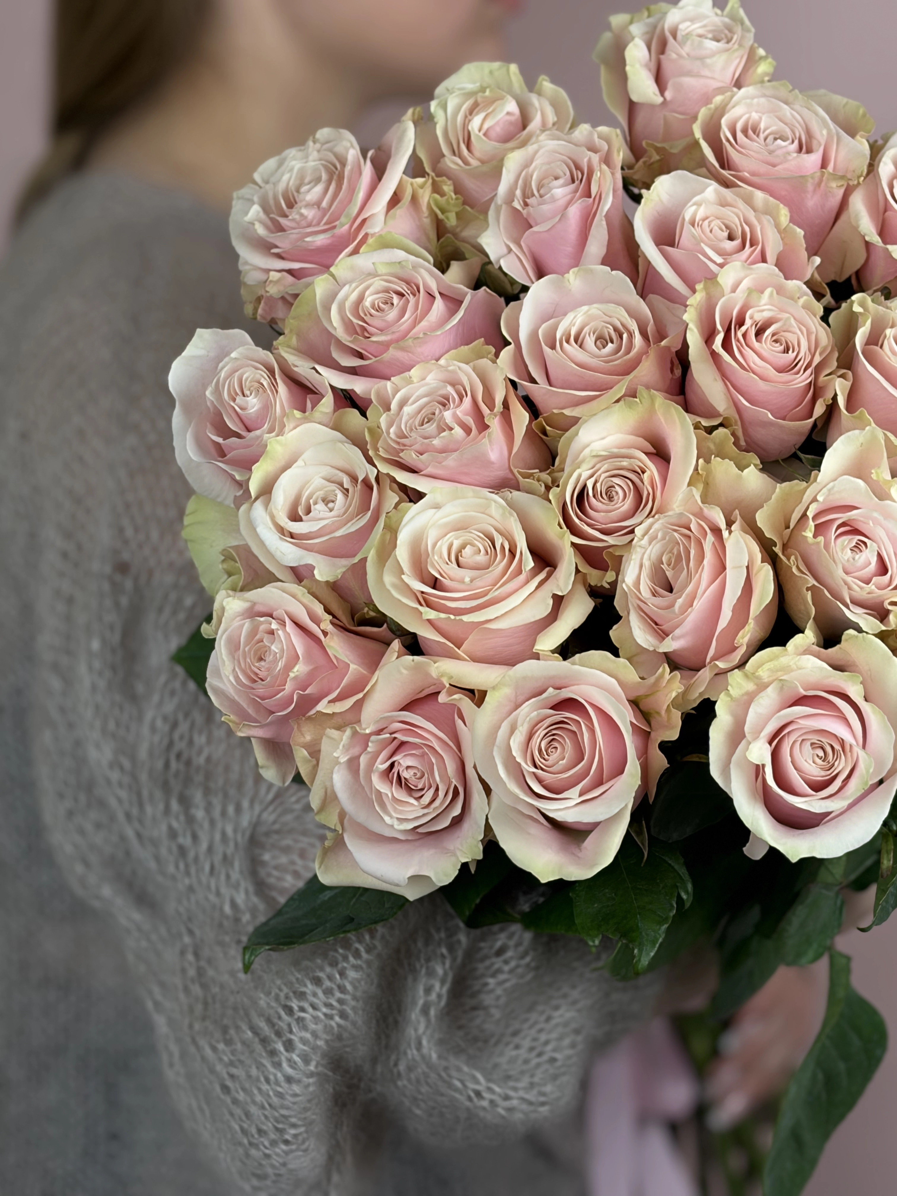 Картинка Букет из 25 роз Пинк Мондиаль 50см