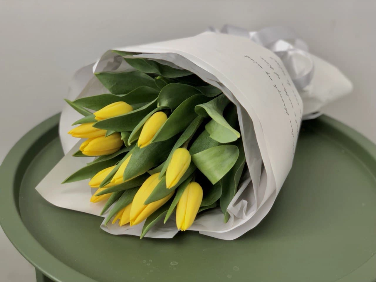 Картинка Букет из 19 желтых тюльпанов