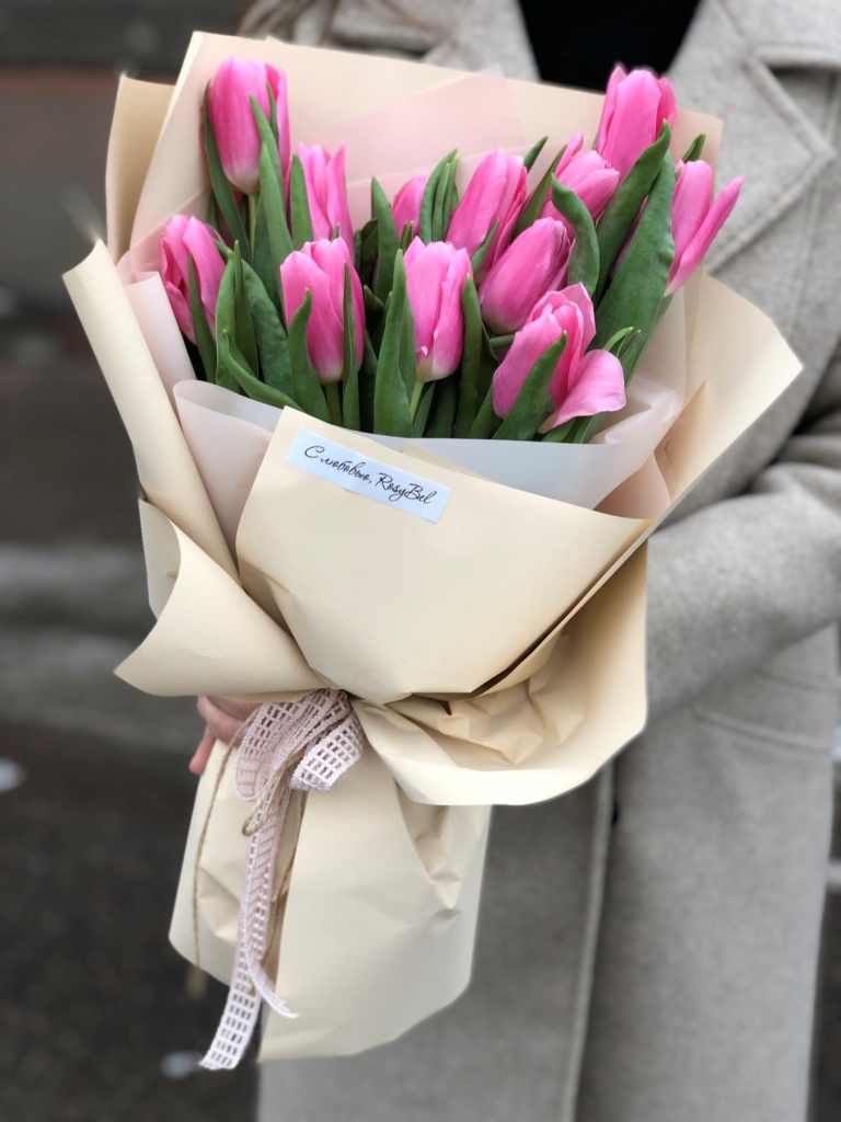 Букет из 15 розовых тюльпанов