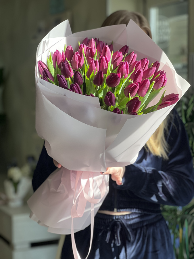 Картинка Букет из 41 фиолетового тюльпана "Лаванда"