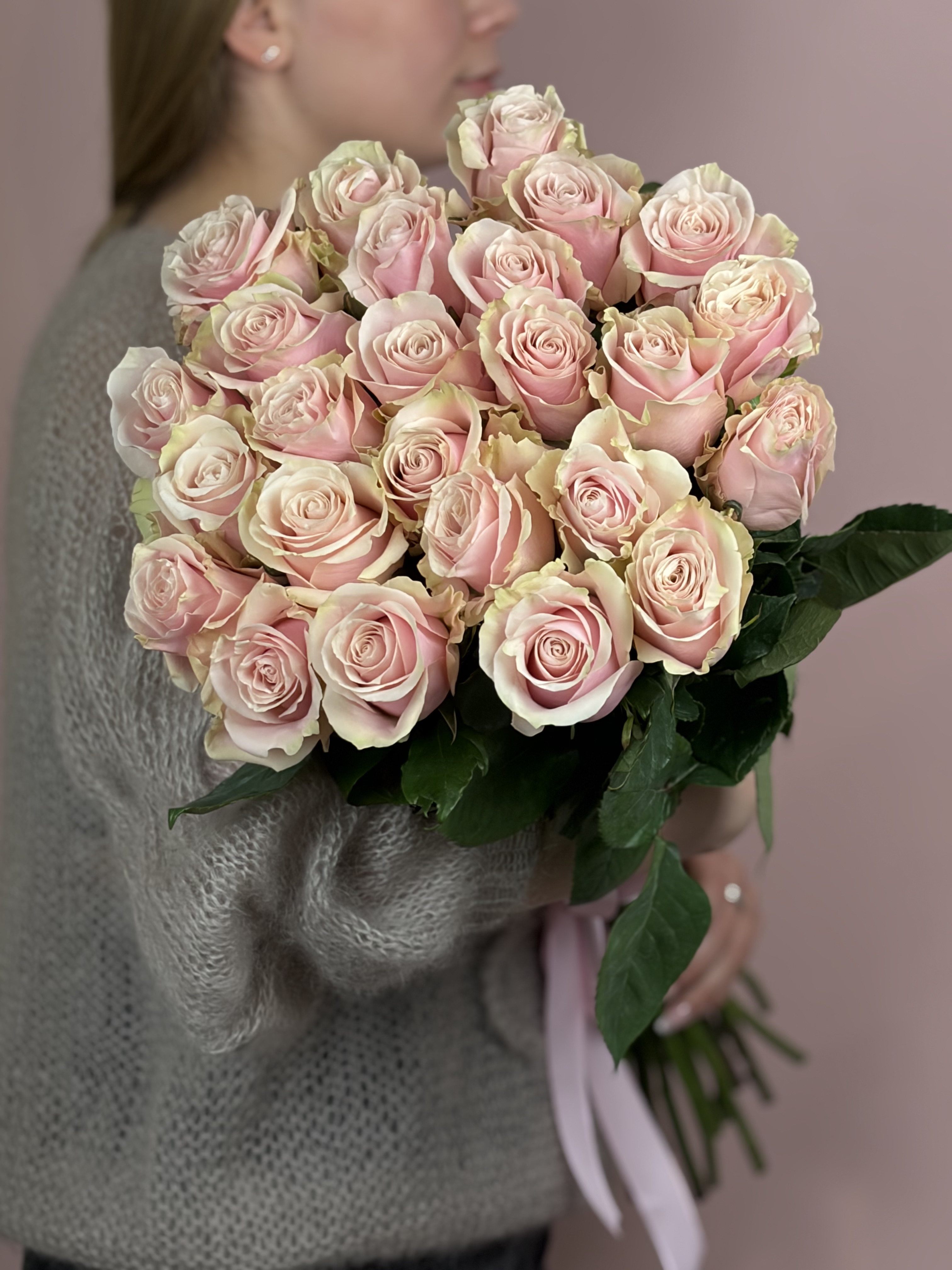 Картинка Букет из 25 роз Пинк Мондиаль 60см