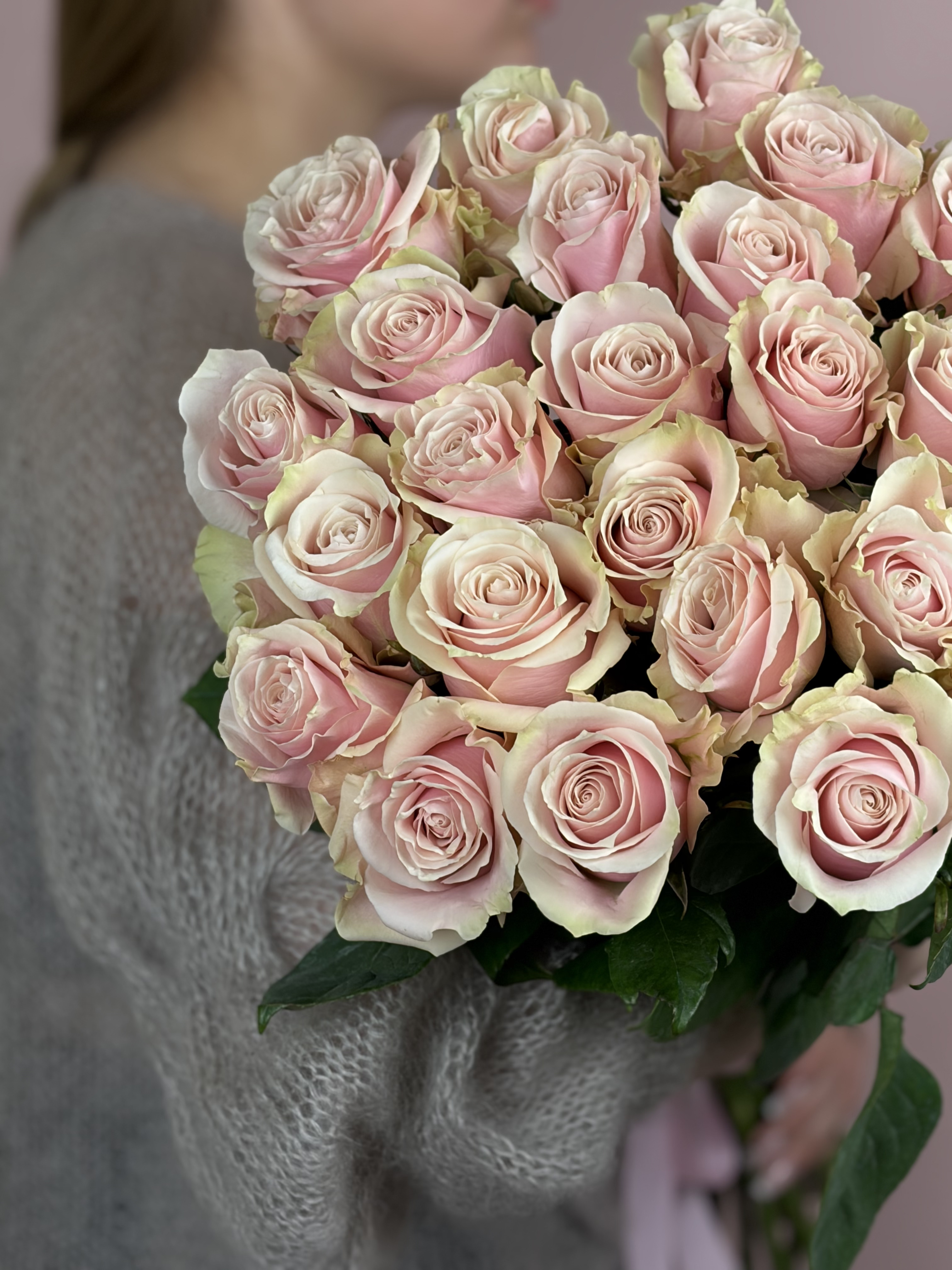 Картинка Букет из 25 роз Пинк Мондиаль 50см